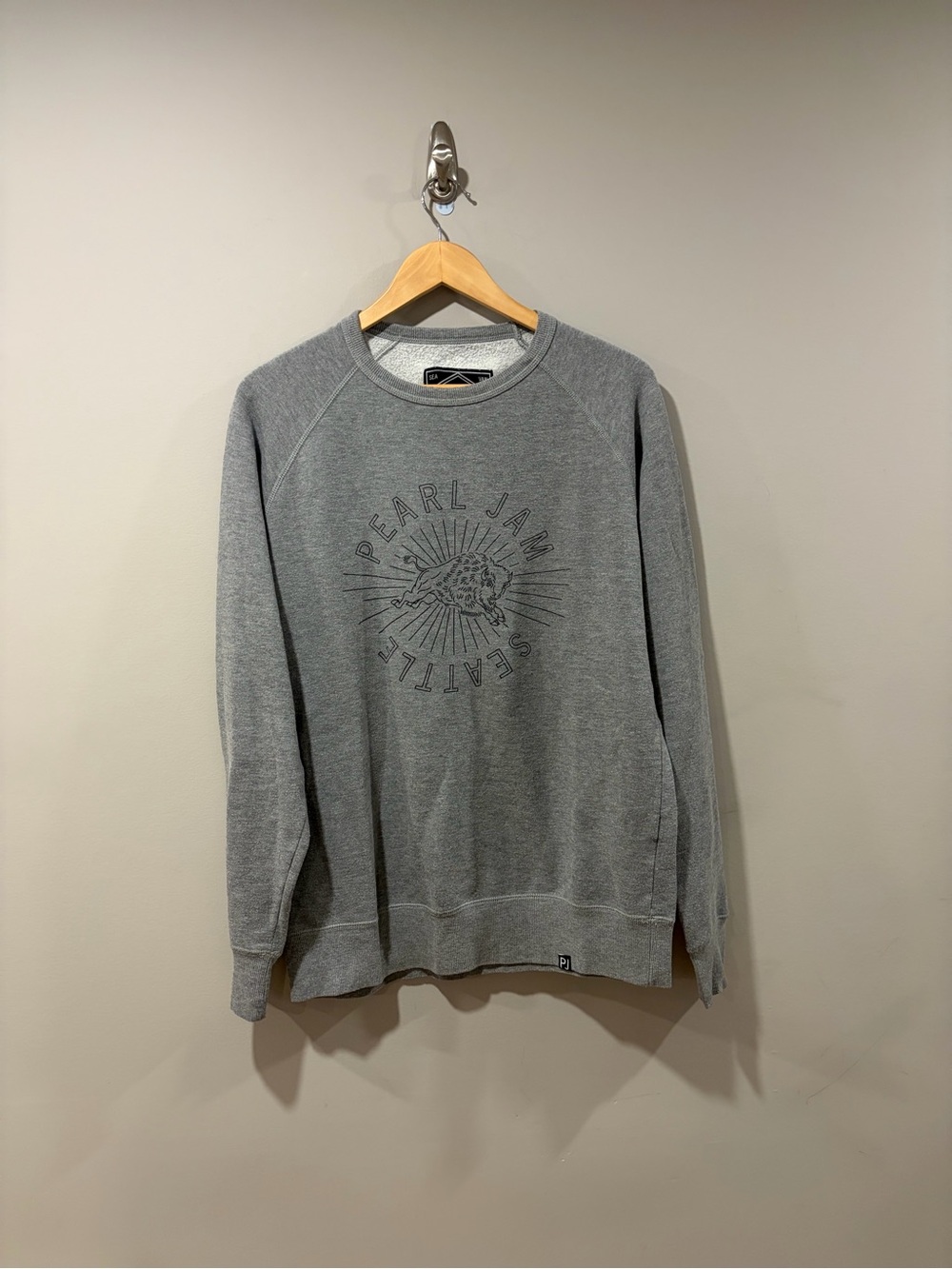 Pearl Jam Seattle Bison Graphic Crewneck Sweatshirt Grey Men’s Medium